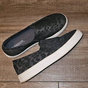 Size 9 Black Leopard print shoes